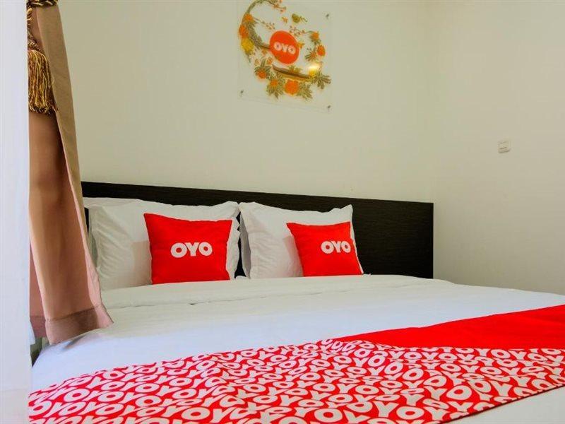 Hotel O Universitas Brawijaya Near Mall Dinoyo Маланг Екстериор снимка