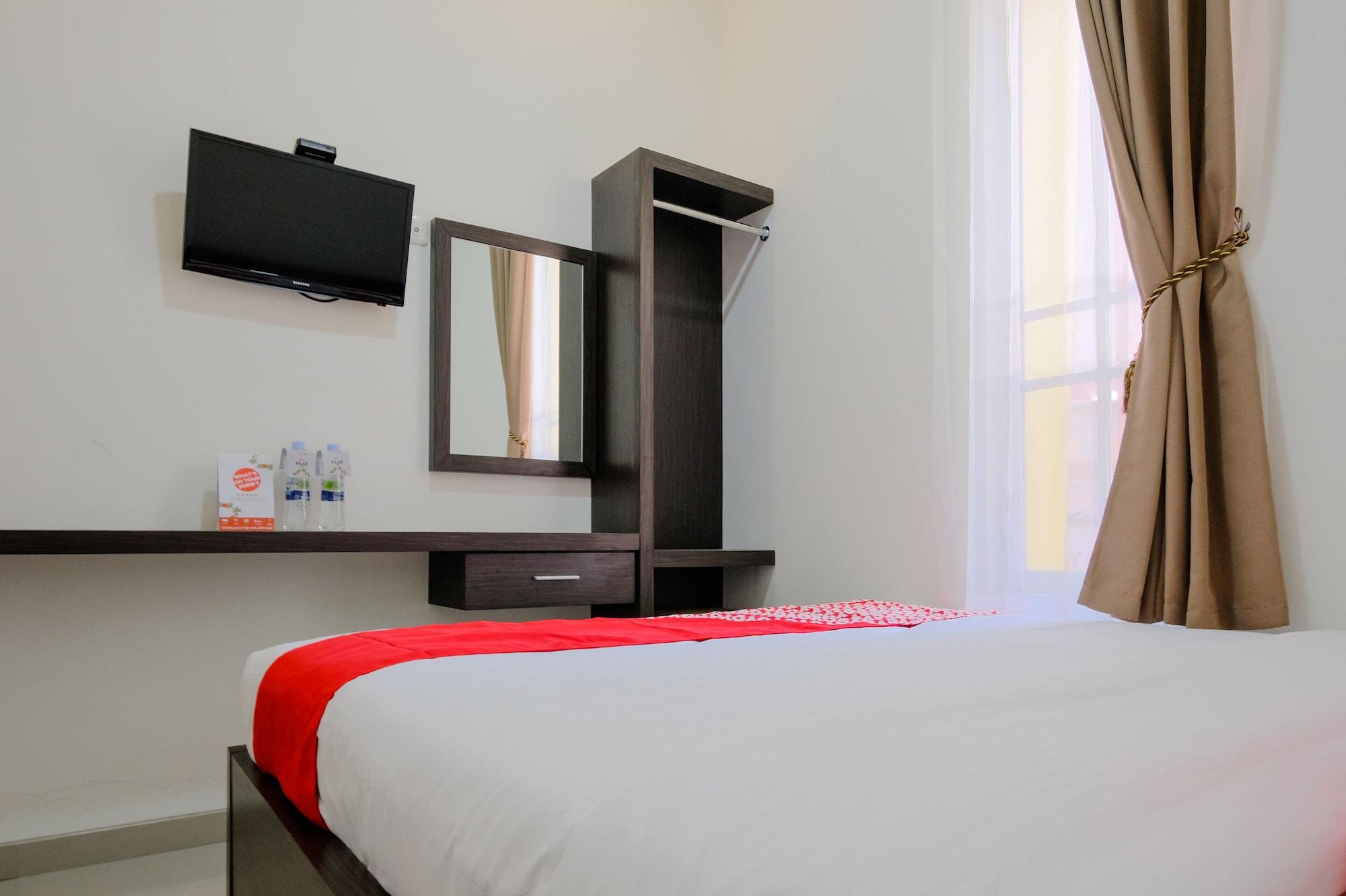 Hotel O Universitas Brawijaya Near Mall Dinoyo Маланг Екстериор снимка