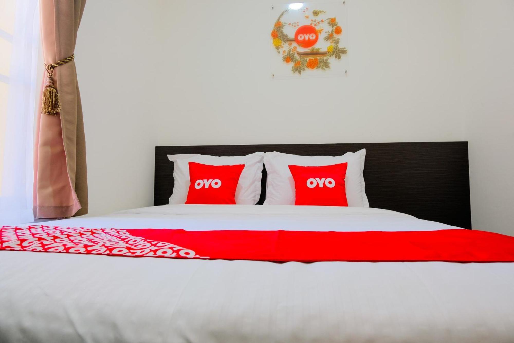 Hotel O Universitas Brawijaya Near Mall Dinoyo Маланг Екстериор снимка