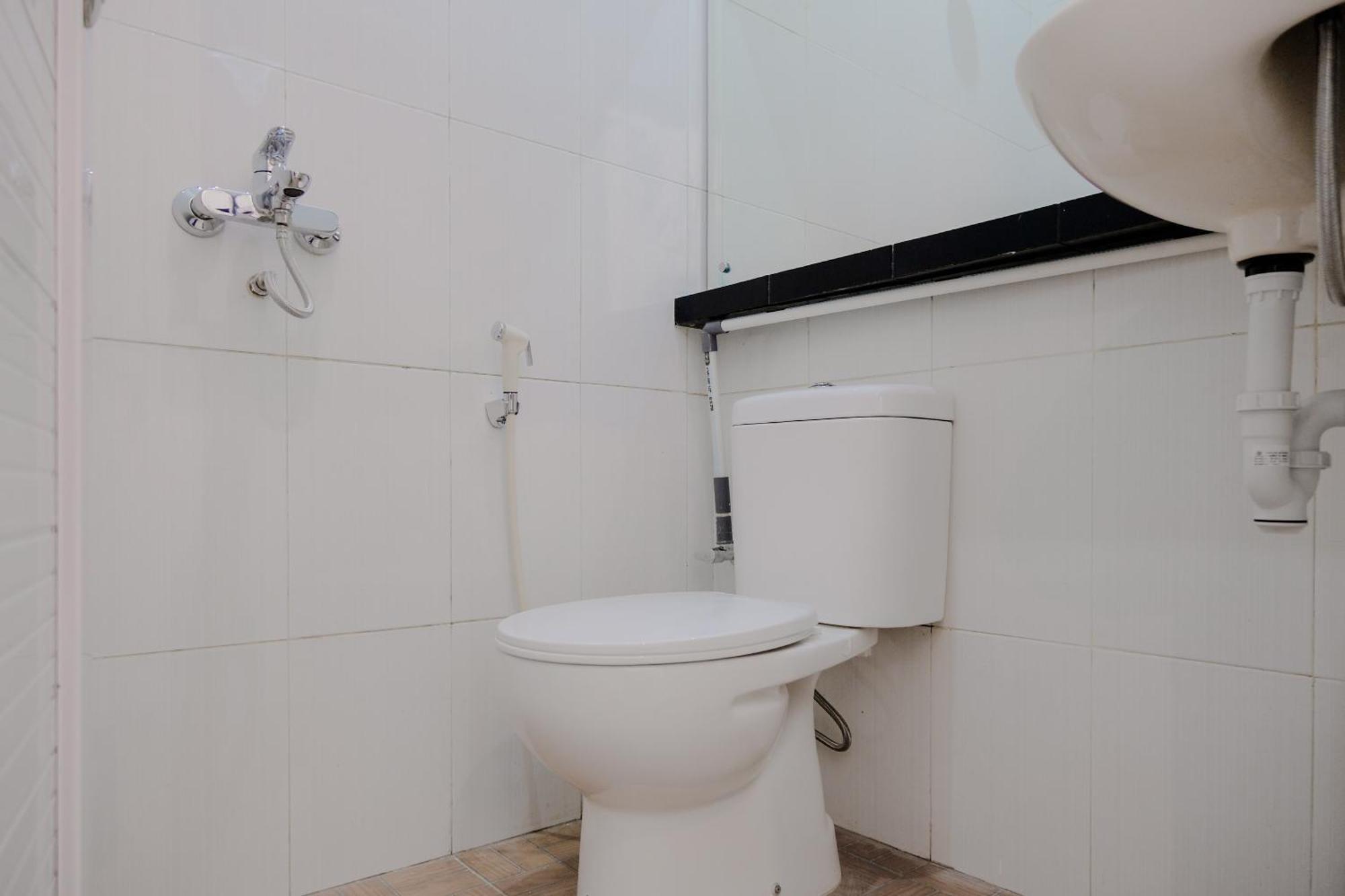 Hotel O Universitas Brawijaya Near Mall Dinoyo Маланг Екстериор снимка
