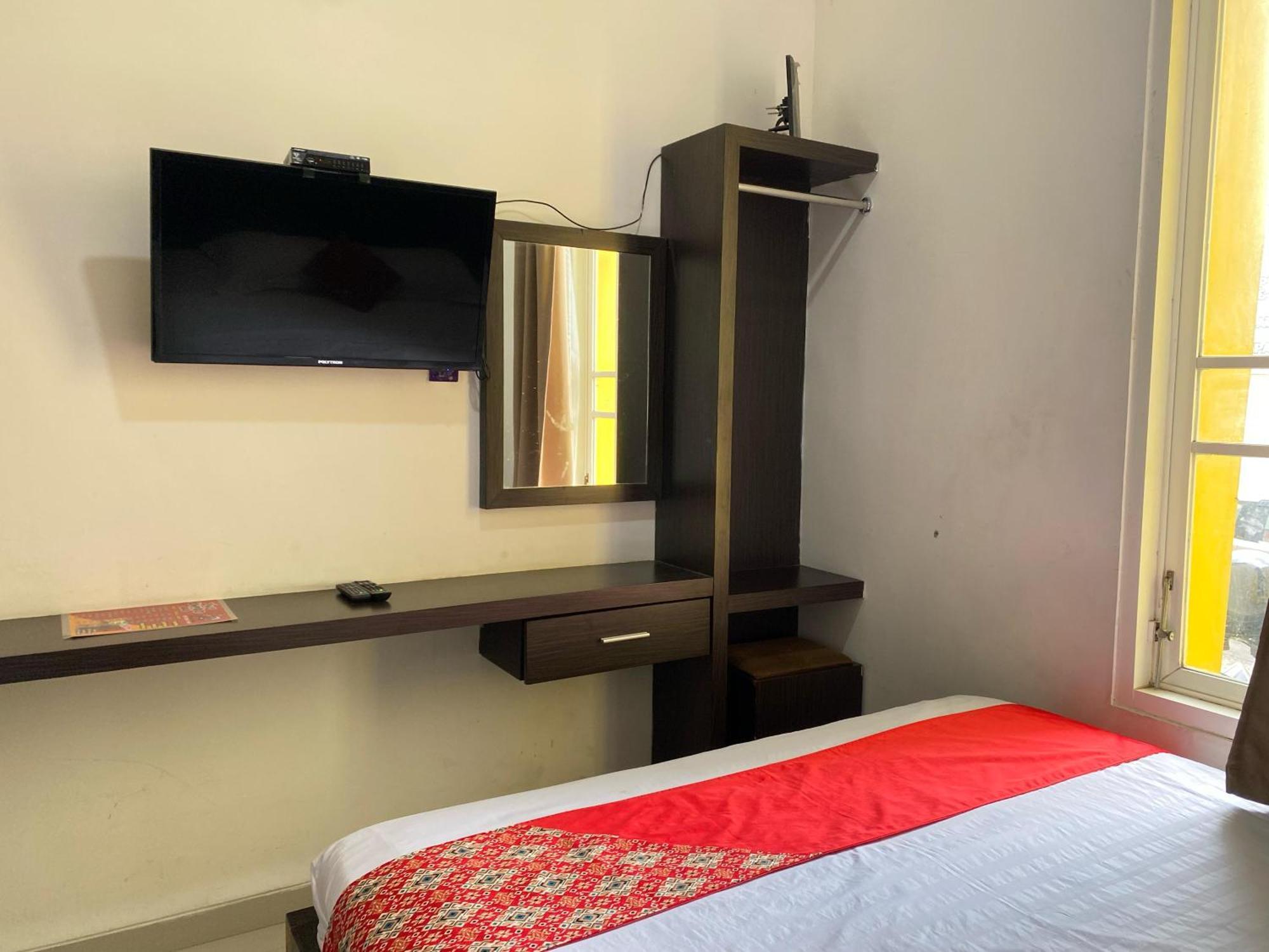 Hotel O Universitas Brawijaya Near Mall Dinoyo Маланг Екстериор снимка